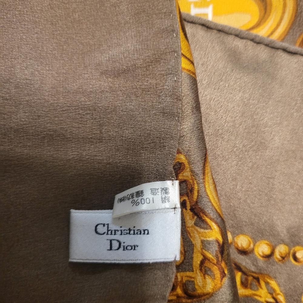 🔥EUC 💯 GORGEOUS CHRISTIAN DIOR CHAIN SILK SCARF - Picture 10 of 10